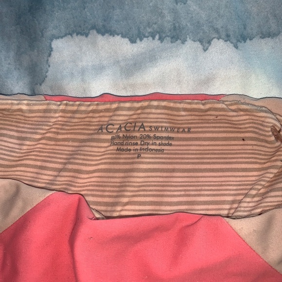 Acacia Set Uns top, Mentawai Bottom! - Picture 11 of 12